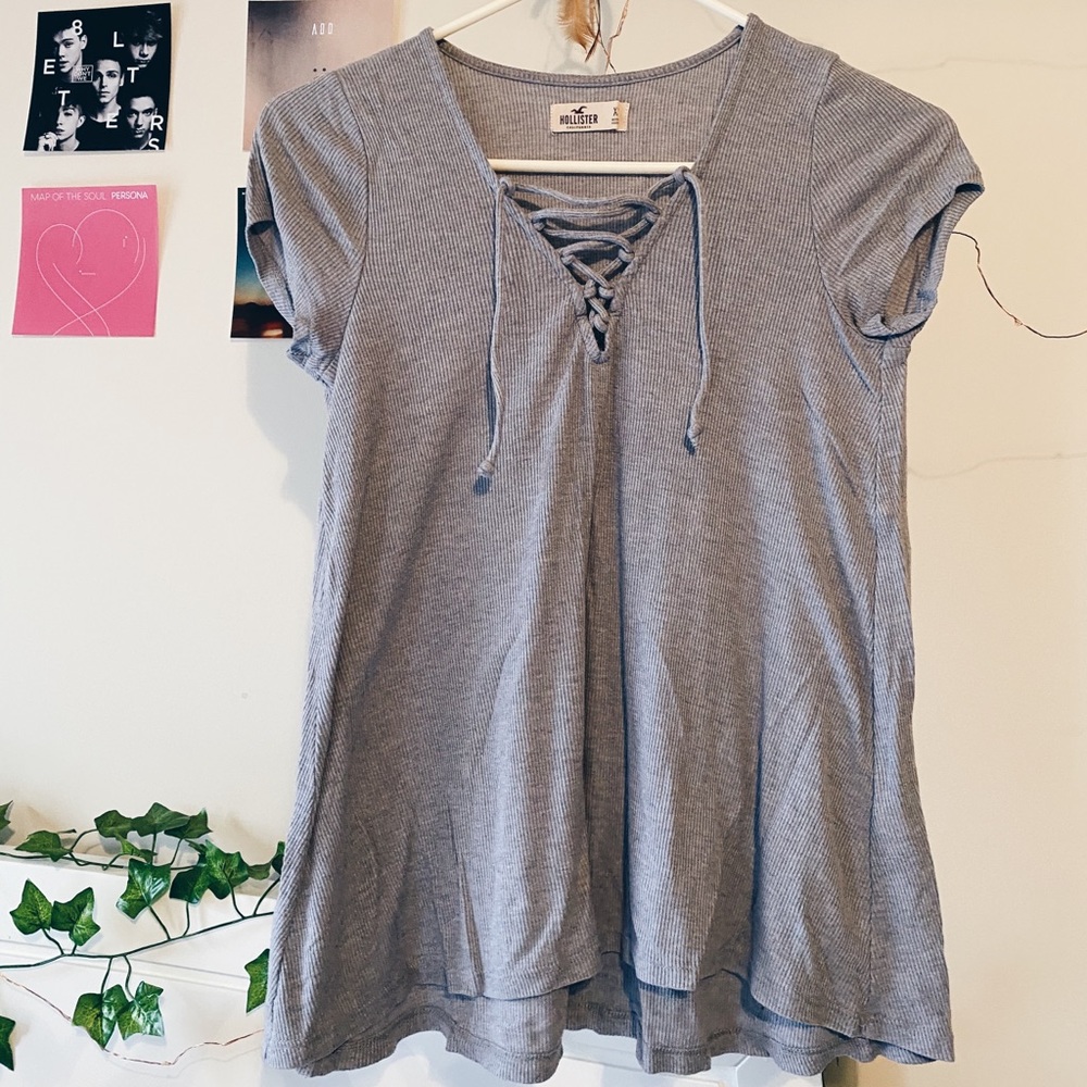 Hollister top